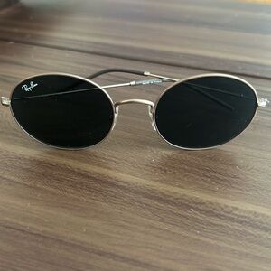 Rayban sunglasses with violet frames